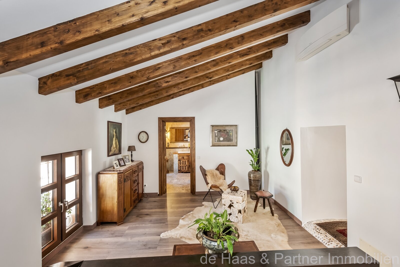 Moderno adosado reformado con piscina y estilo mallorquín en Capdepera 