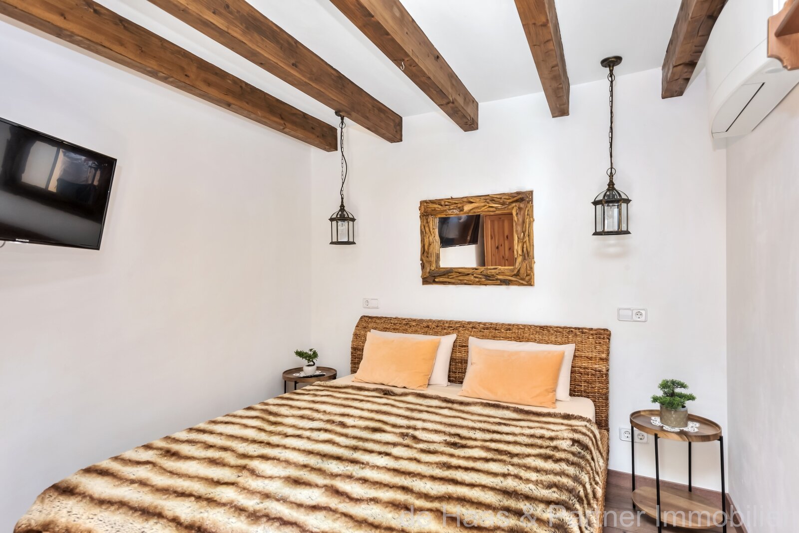 Moderno adosado reformado con piscina y estilo mallorquín en Capdepera 