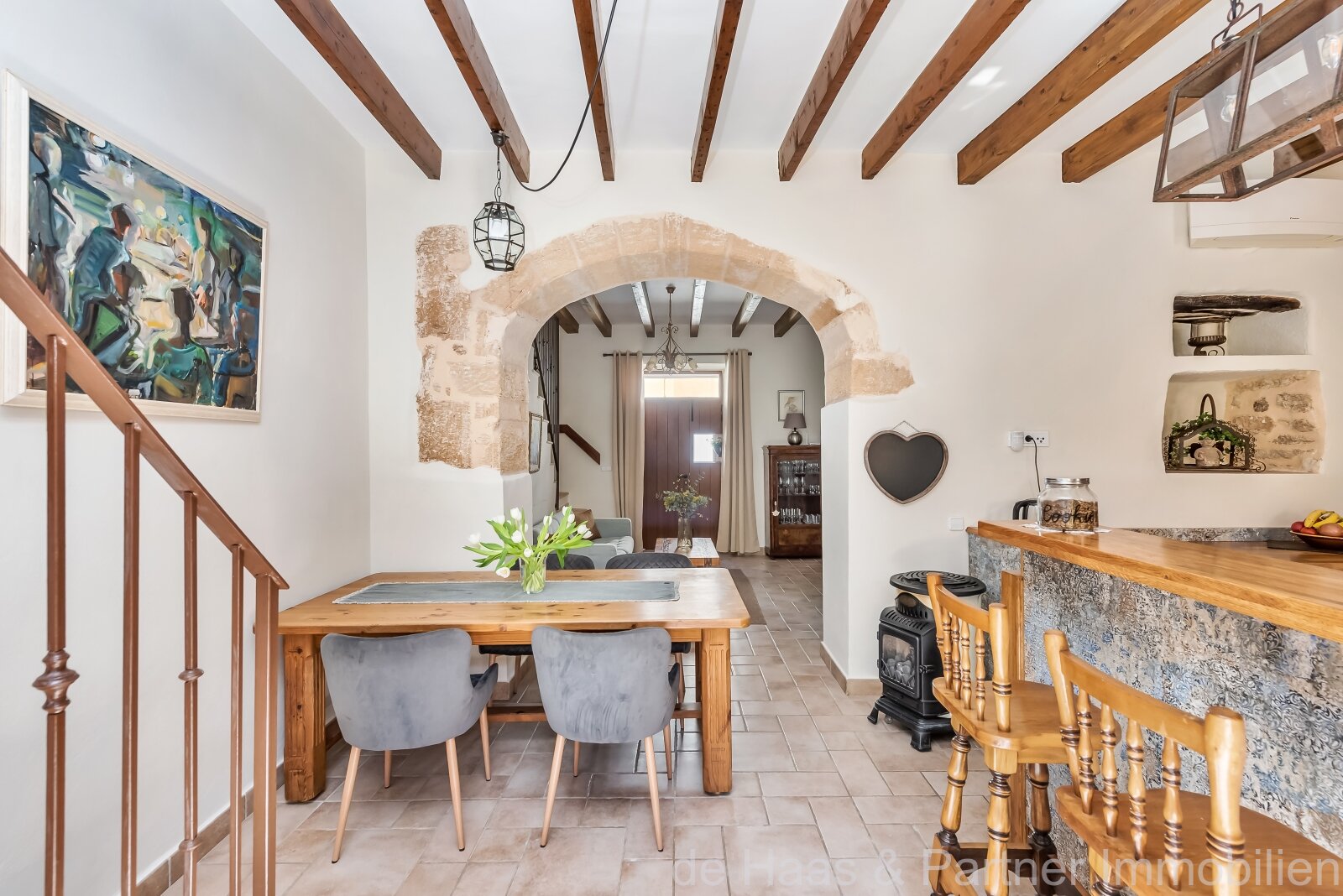 Moderno adosado reformado con piscina y estilo mallorquín en Capdepera 