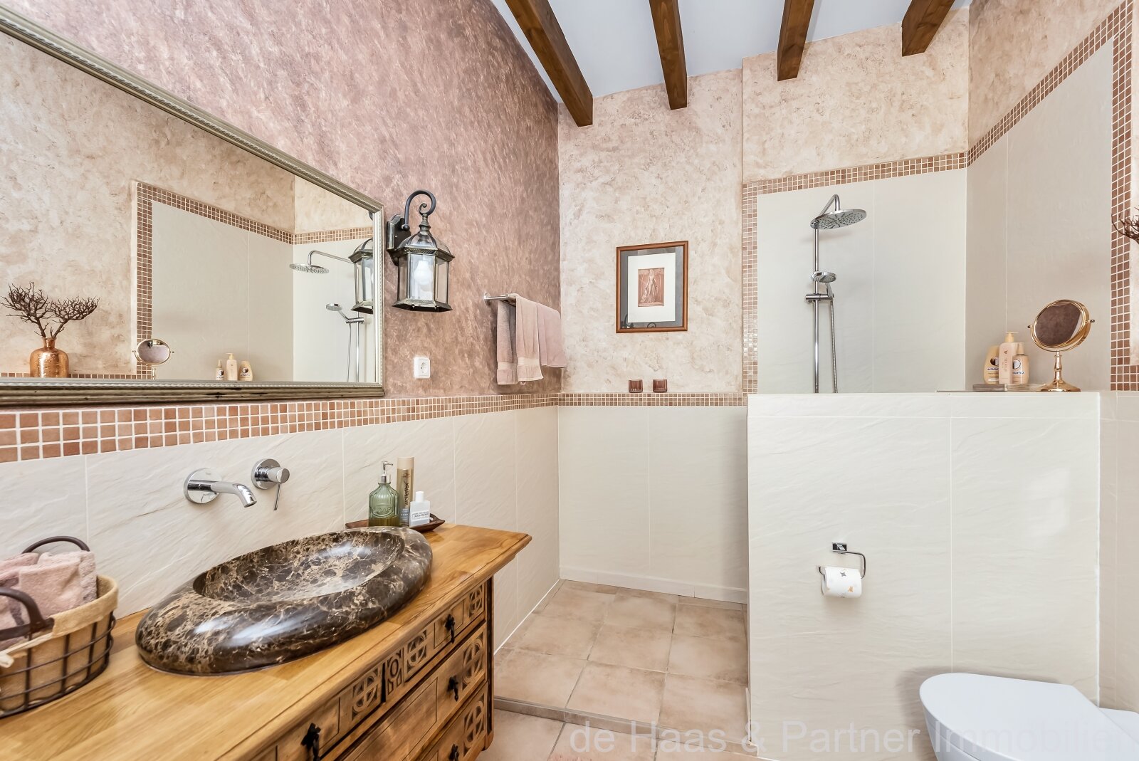 Moderno adosado reformado con piscina y estilo mallorquín en Capdepera 