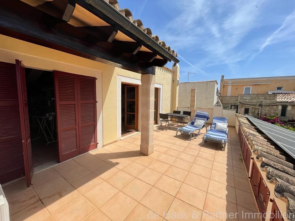 Casa de pueblo con un patio fantástico, garaje y azotea