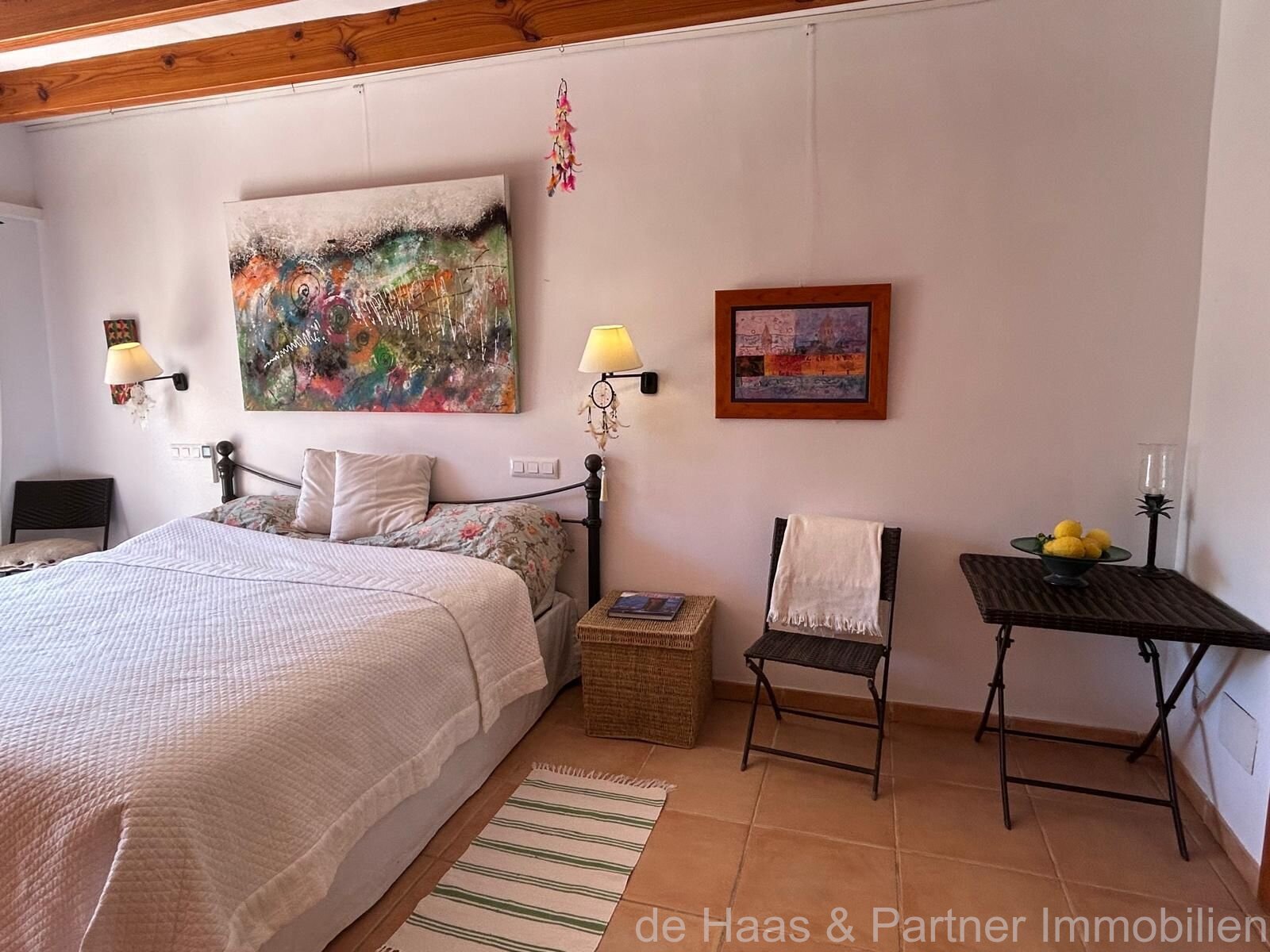 Casa de pueblo con un patio fantástico, garaje y azotea