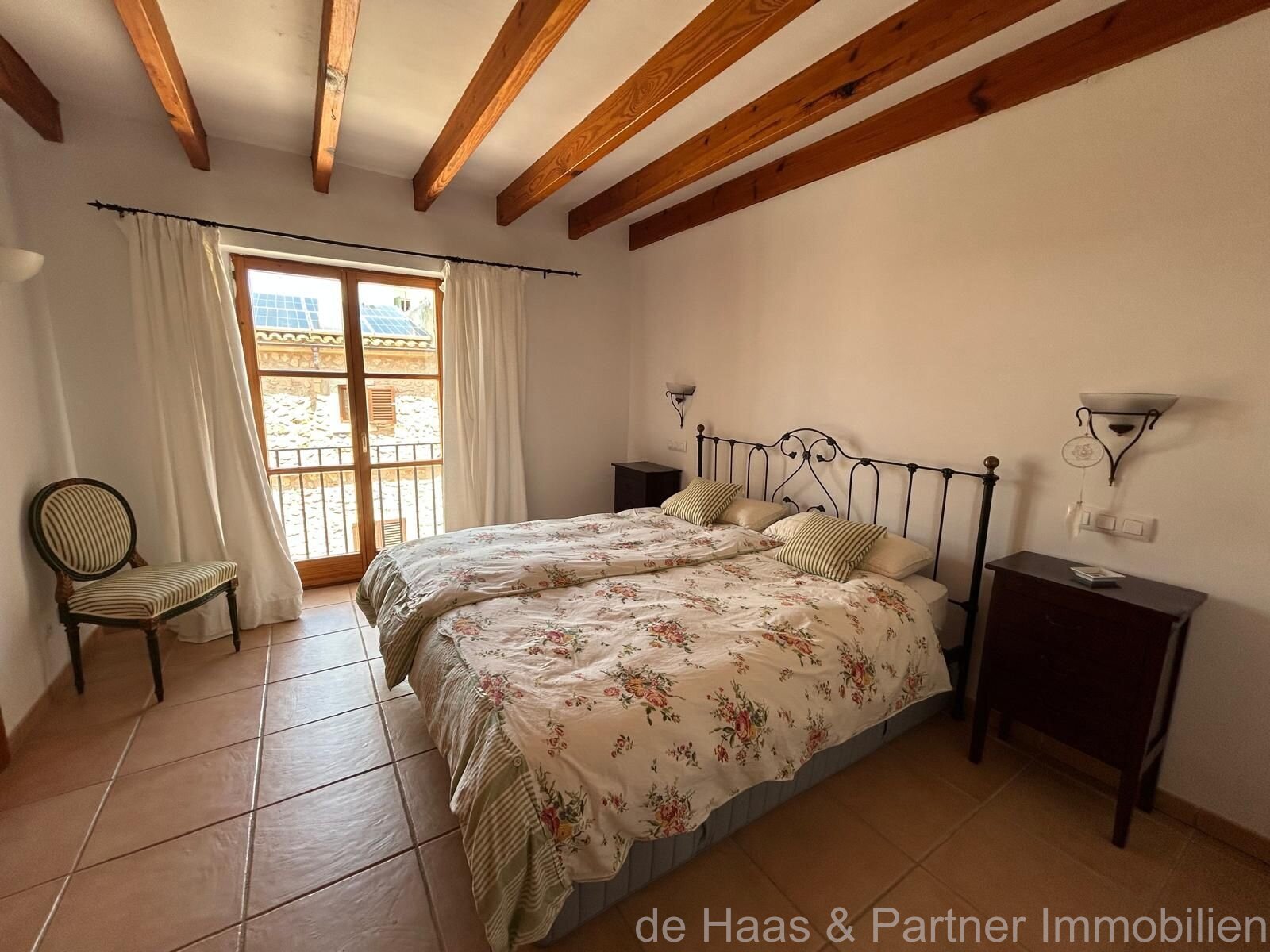 Casa de pueblo con un patio fantástico, garaje y azotea