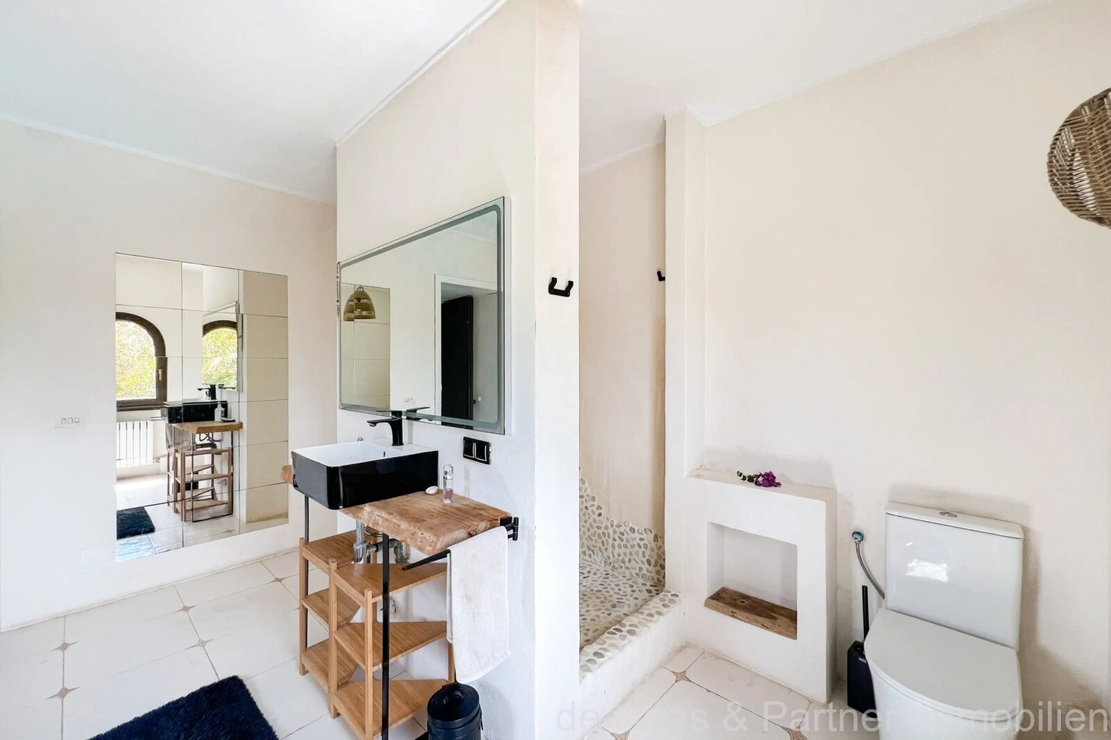 Finca señorial a poca distancia a pie del pueblo de Capdepera y con mucha privacidad