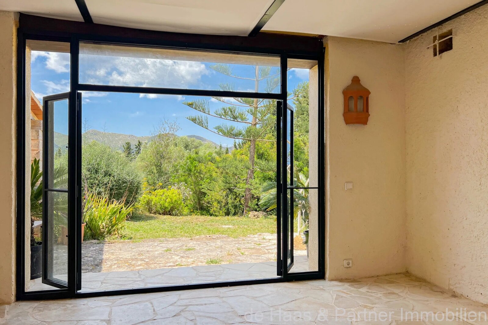 Finca señorial a poca distancia a pie del pueblo de Capdepera y con mucha privacidad