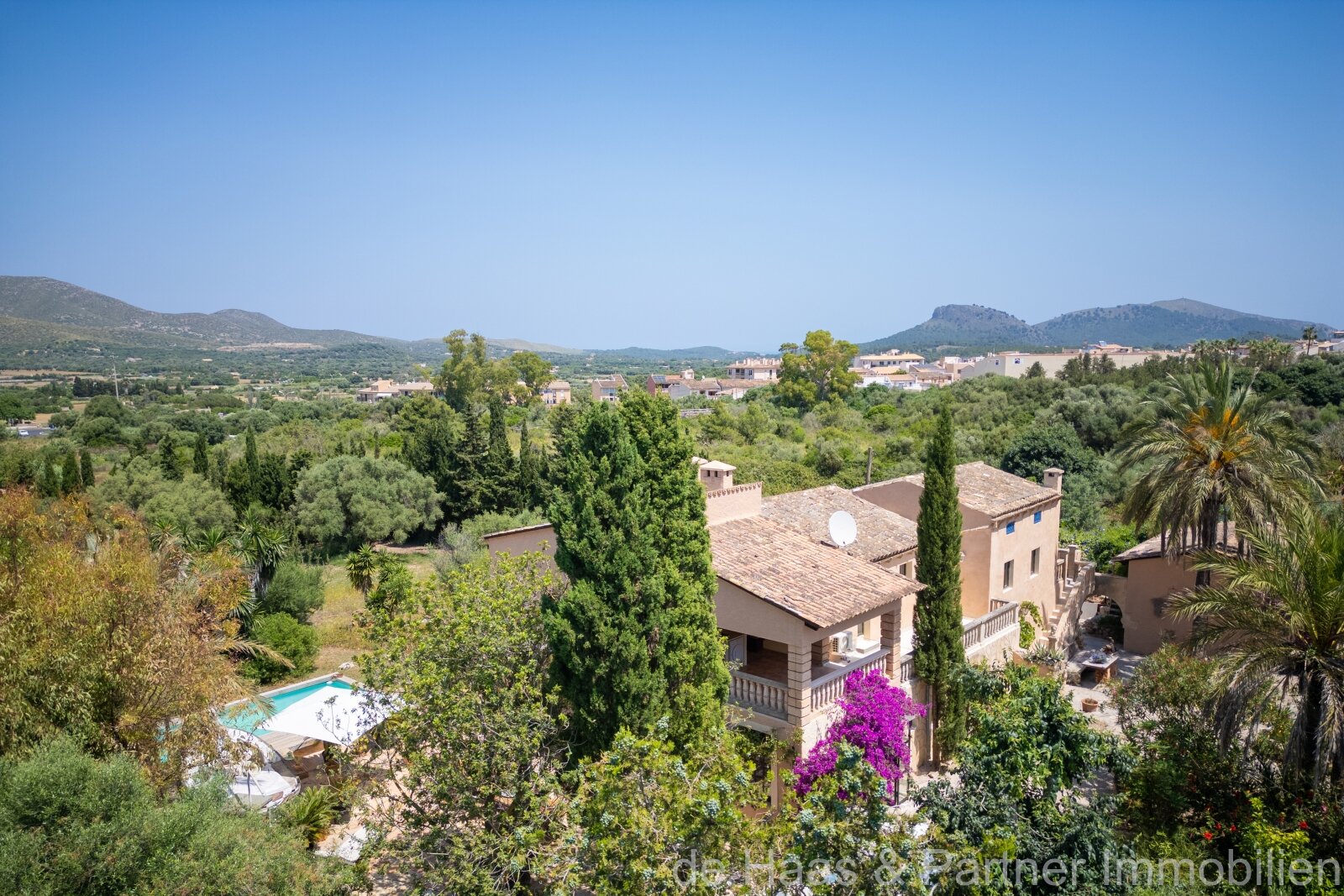 Finca señorial a poca distancia a pie del pueblo de Capdepera y con mucha privacidad