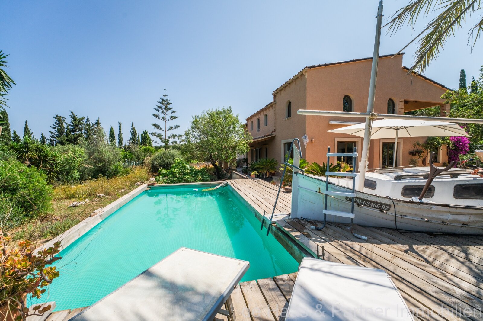 Finca señorial a poca distancia a pie del pueblo de Capdepera y con mucha privacidad