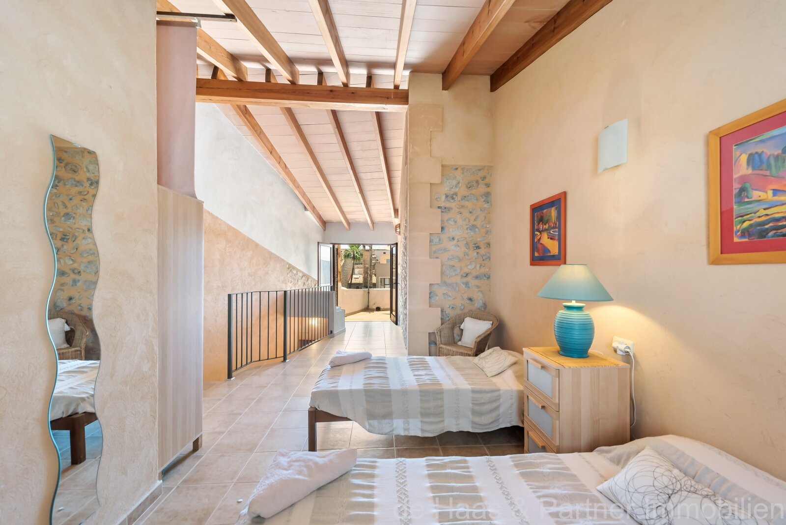 Casa adosada en una zona céntrica y tranquila con licencia ETV y gran patio