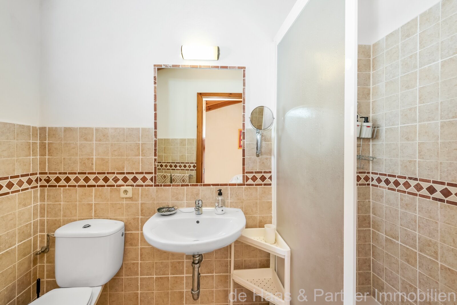 Casa adosada en una zona céntrica y tranquila con licencia ETV y gran patio