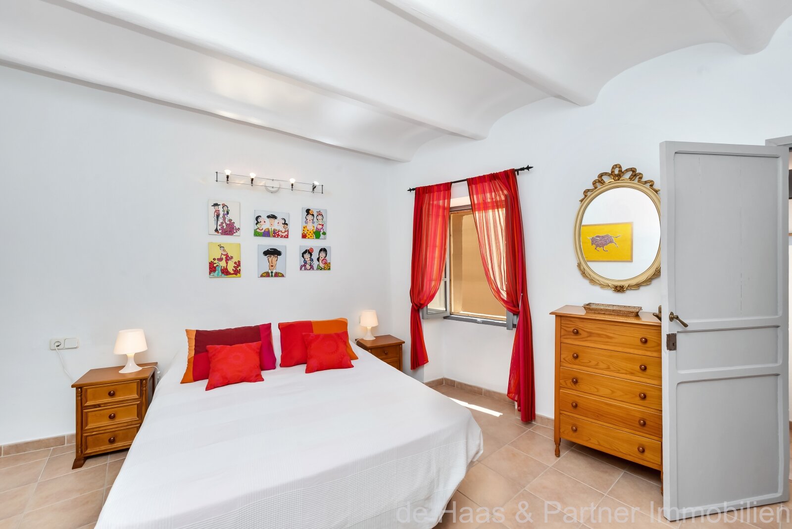 Casa adosada en una zona céntrica y tranquila con licencia ETV y gran patio