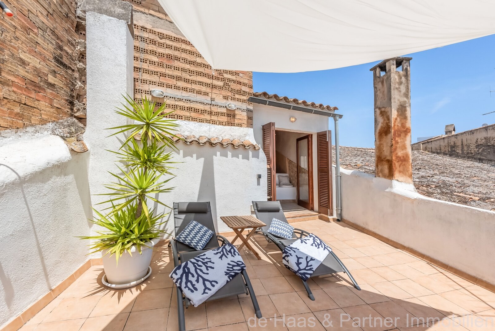 Casa adosada en una zona céntrica y tranquila con licencia ETV y gran patio