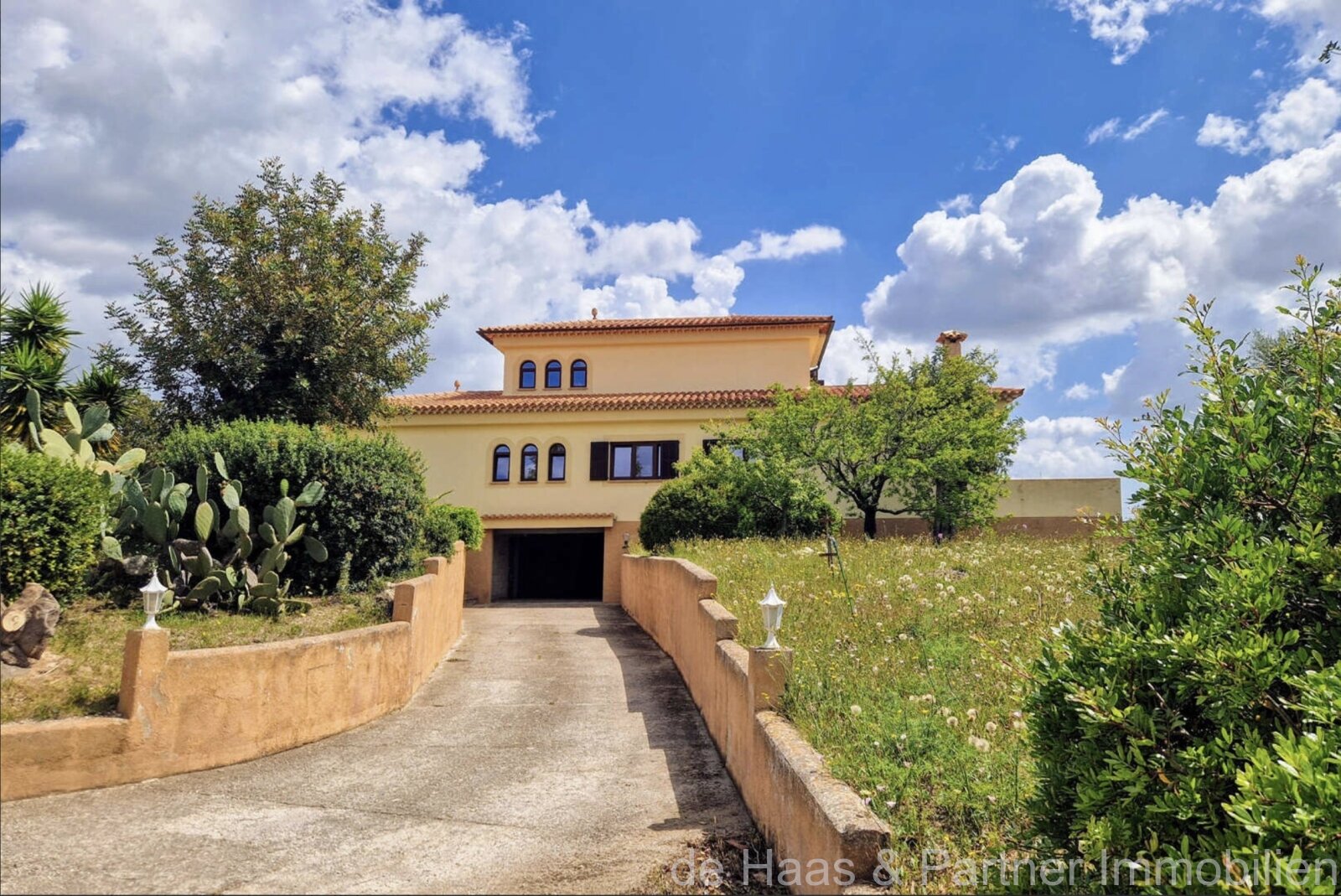 Villa rural a poca distancia del pueblo con gran piscina y vistas panorámicas